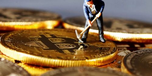 两大BTC巨鲸交易员于Hyperliquid分别开多与开空进行对手盘激战